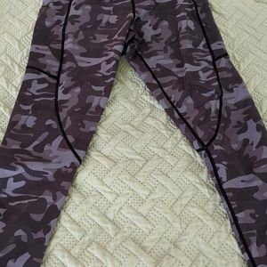 Zyia black camo metallic pocket LNT